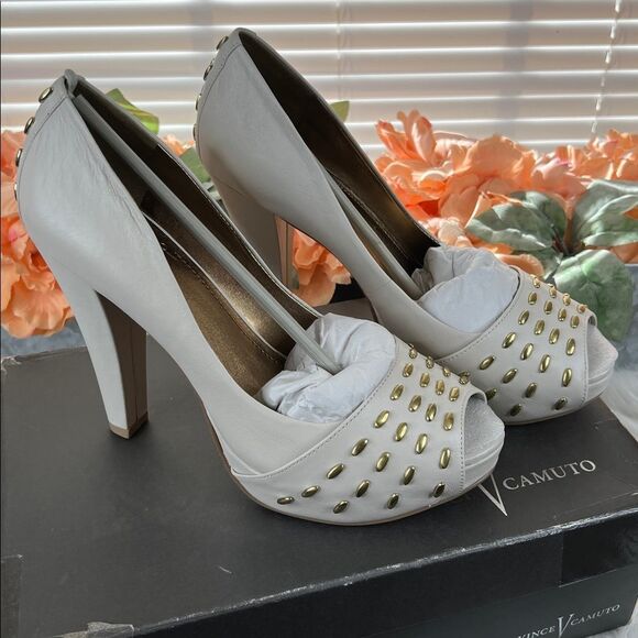 Vince Camuto Shoes - Vince Camuto MiM Aviator Sheep Leather Studded Heel 
Size 8 NIB